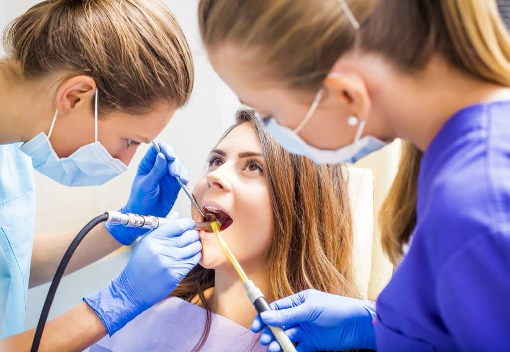 ultrasonic dental hygiene cleaning